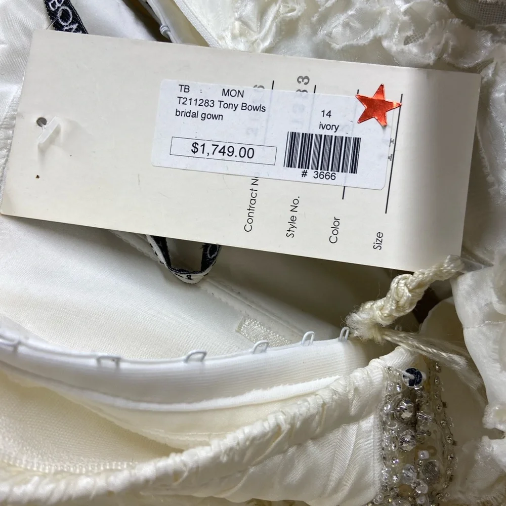NWT Tony Bowls Wedding Dress. Size 14. - Picture 9 of 9